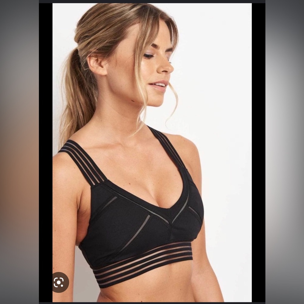 NWT Alo Infinite Black Sports Bra Size S